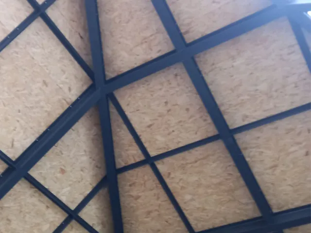 panel sandwich madera con tablero osb en acabado interior sobre estructura metalica